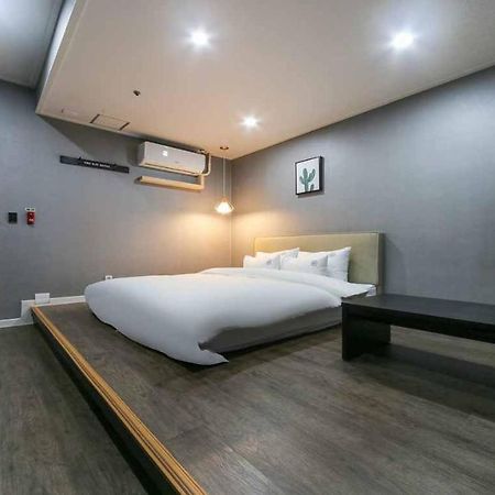The Way Hotel Changwon Esterno foto