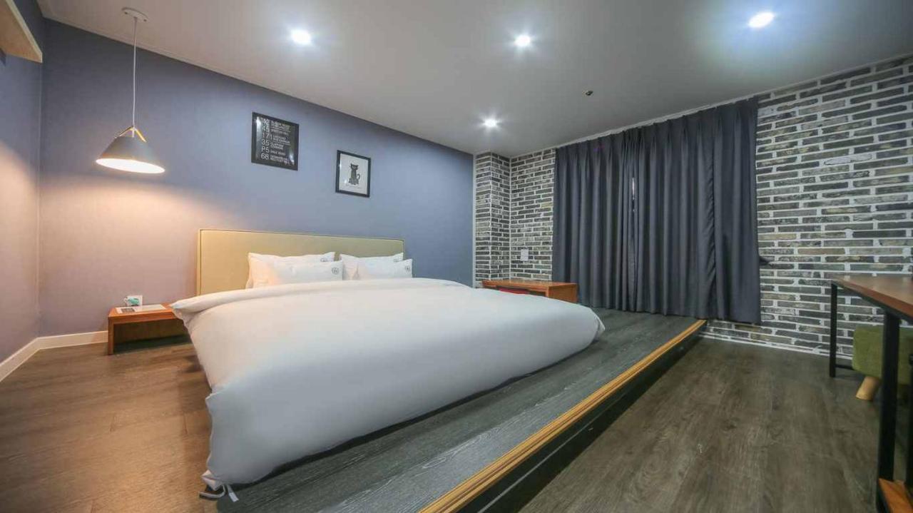 The Way Hotel Changwon Esterno foto